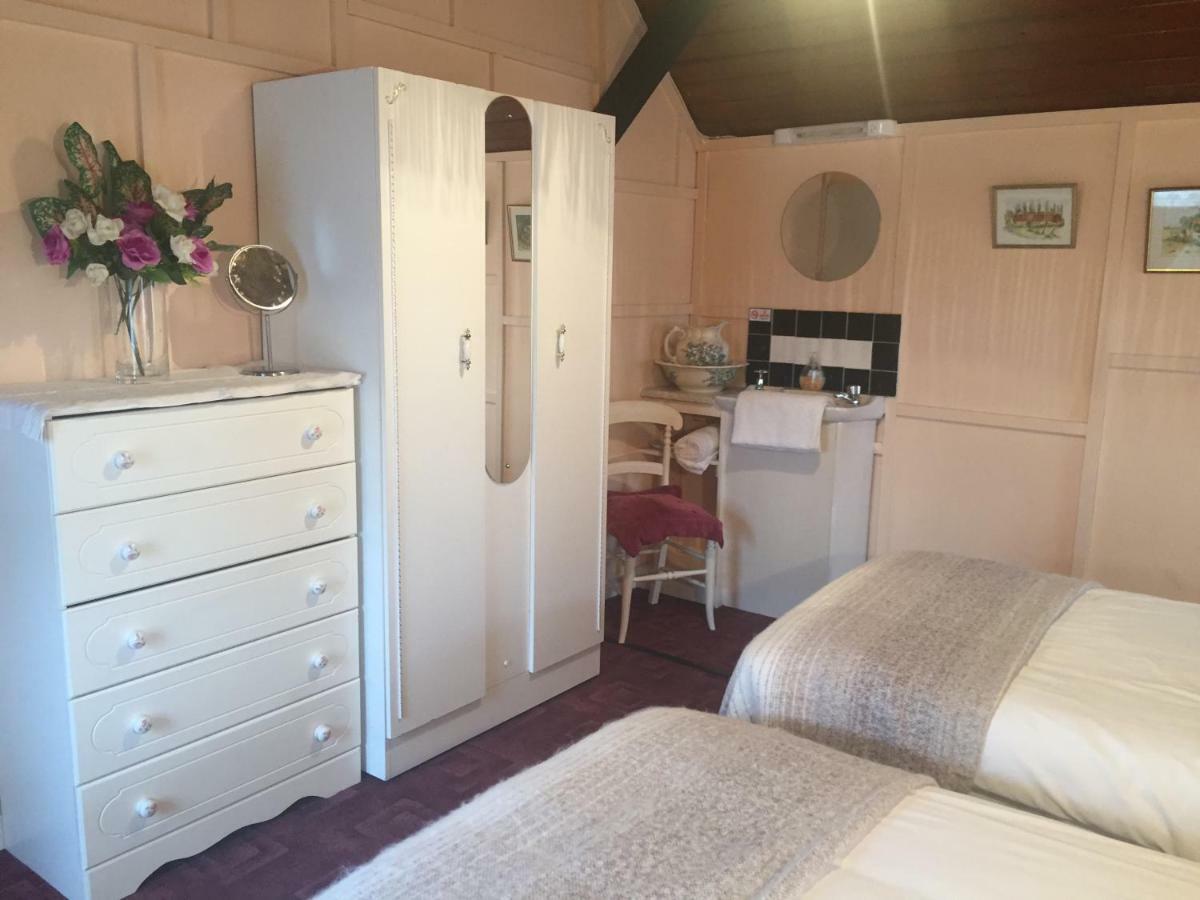 Cummins Cottages Ballycrossaun Екстериор снимка