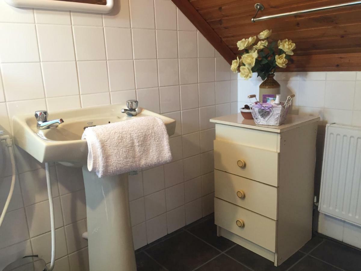 Cummins Cottages Ballycrossaun Екстериор снимка